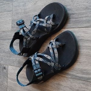 Green women's size 7 chaco sandals